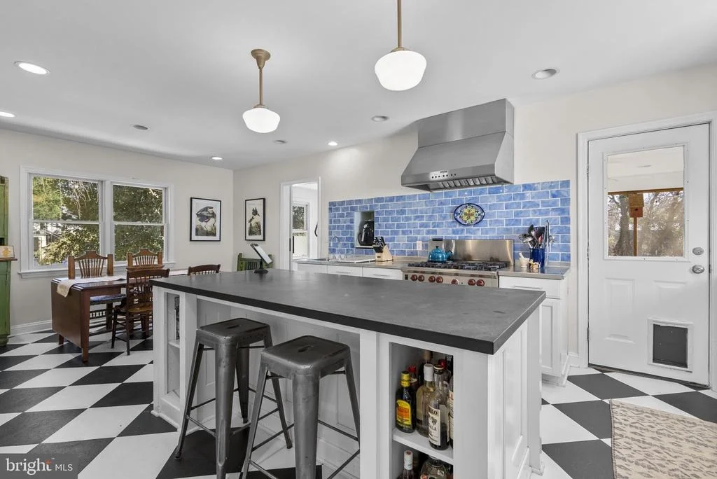 Photo of 212 DEARBORN AVENUE
