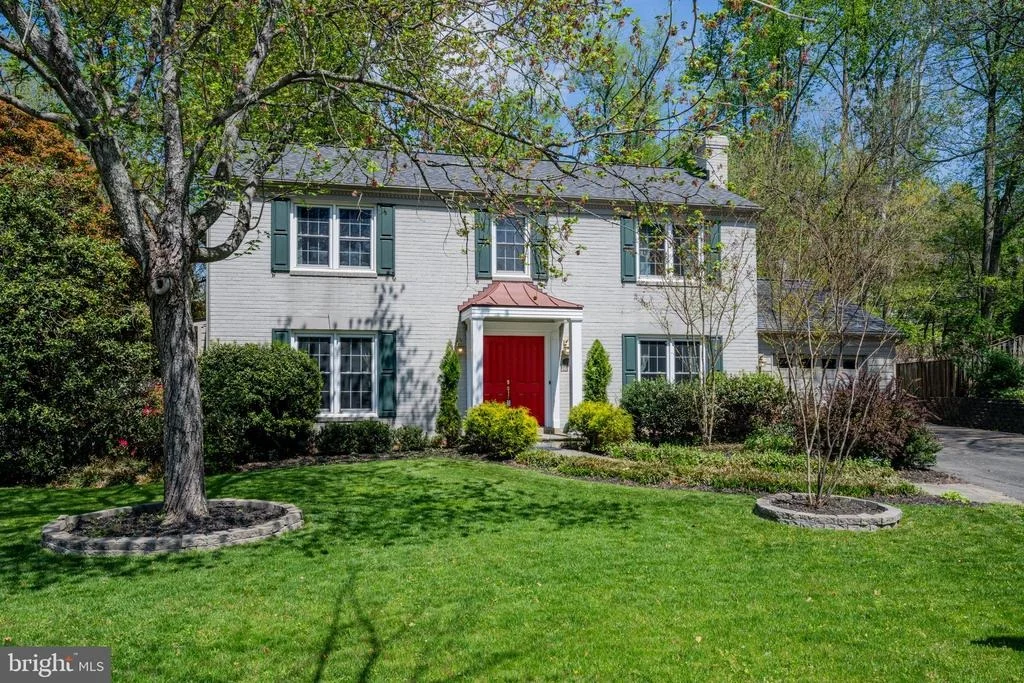 Photo of 6 STARLIGHT COURT