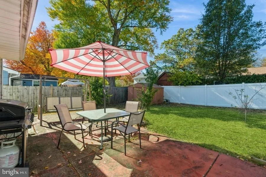 Photo of 212 3RD AVENUE W