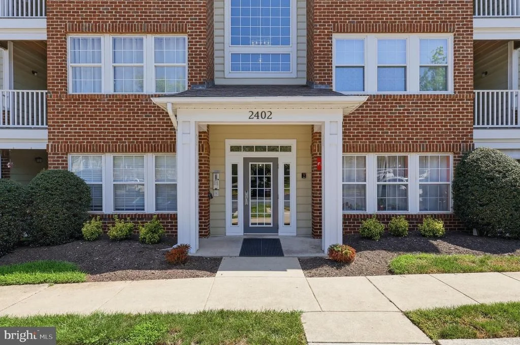 Photo of Unit 2A at 2402 ELLSWORTH WAY