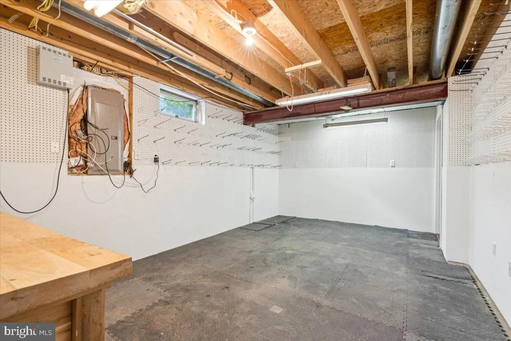 Photo of 1037 LINDFIELD DRIVE