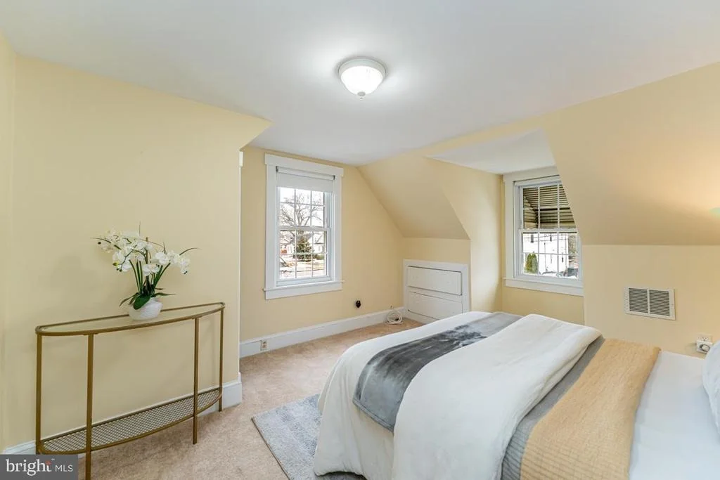 Photo of 413 TALBOTT AVENUE
