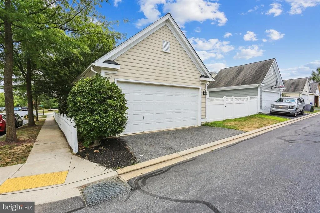 Photo of 3824 CARRIAGE HILL DRIVE