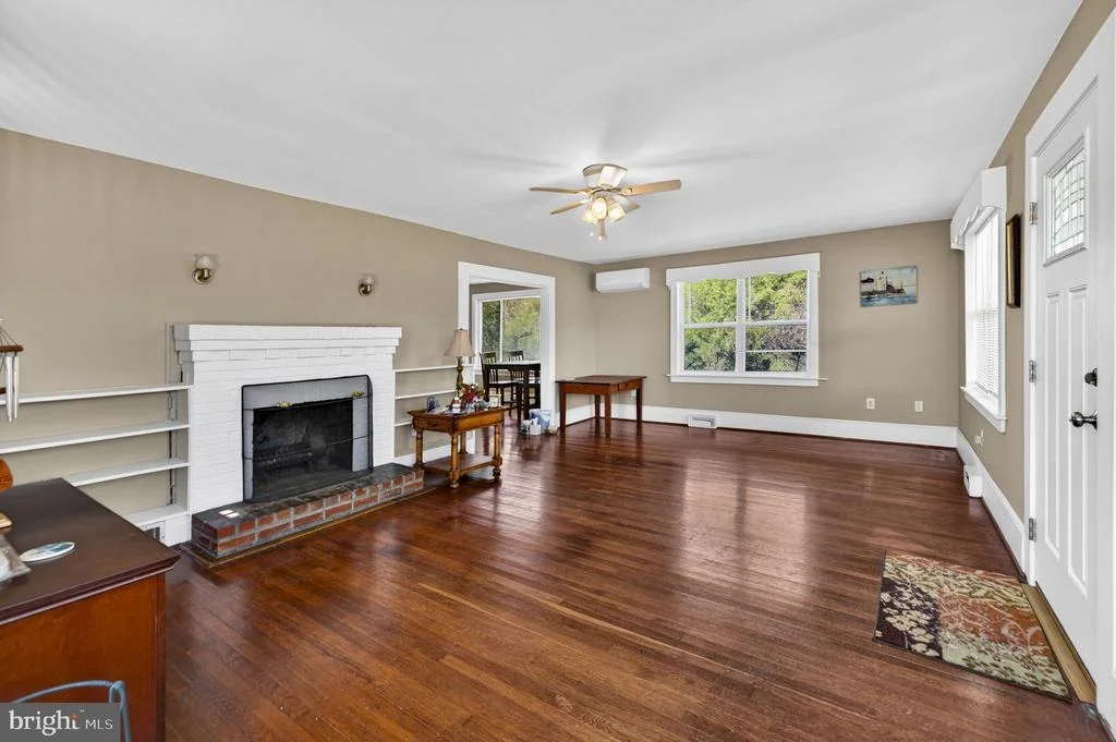 Photo of 4809 COLES POINT ROAD