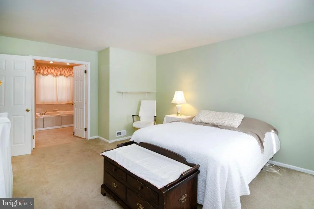 Photo of 18 ABERDEEN DRIVE