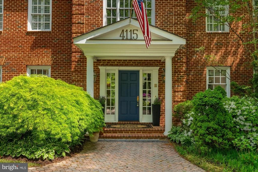Photo of 4115 40TH PLACE N