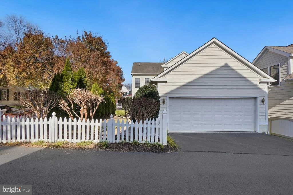 Photo of 801 LINSLADE STREET
