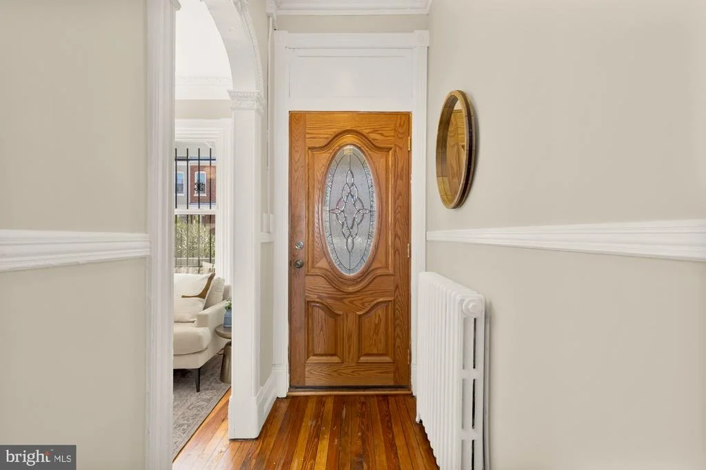Photo of 723 GRESHAM PLACE NW