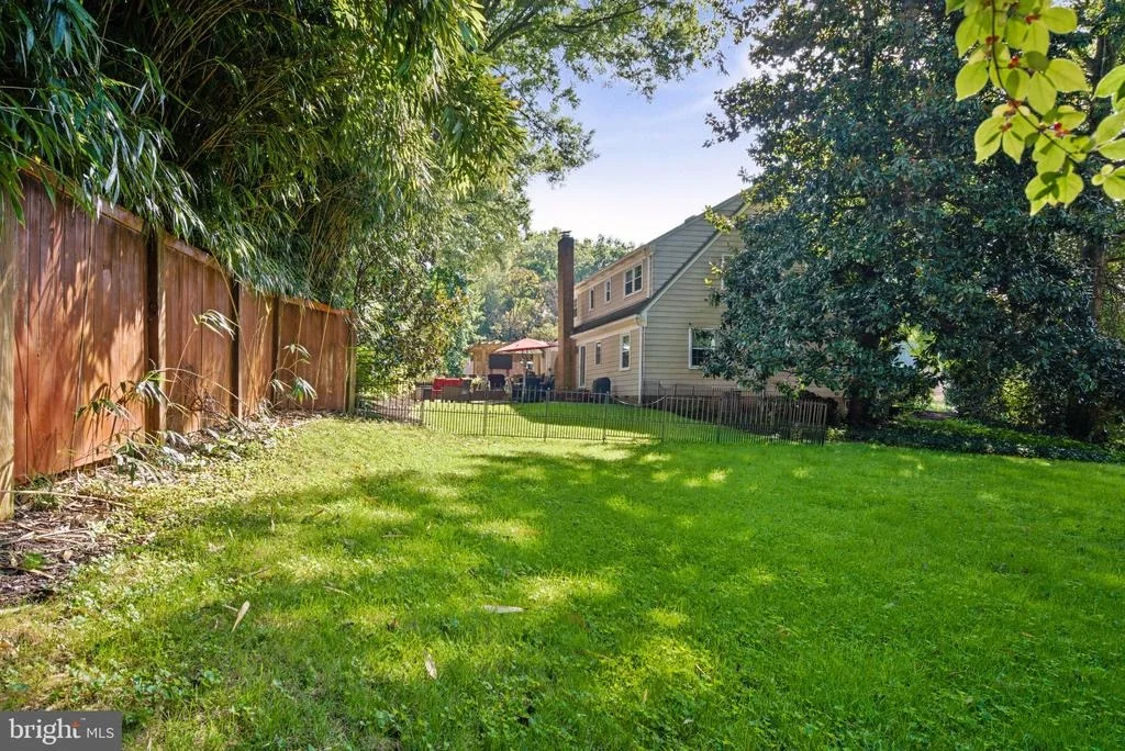 Photo of 7609 MIDDAY LANE