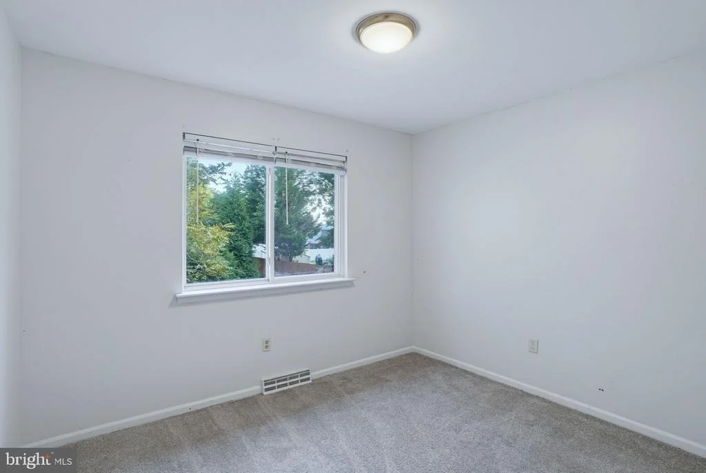 Photo of 19 HEATHERFIELD WAY