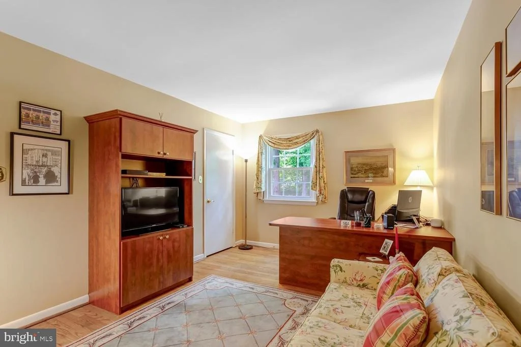 Photo of 4401 DOLPHIN LANE