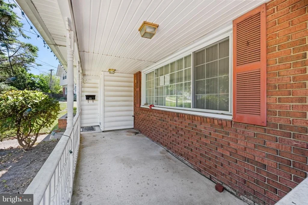 Photo of 409 HULL PLACE