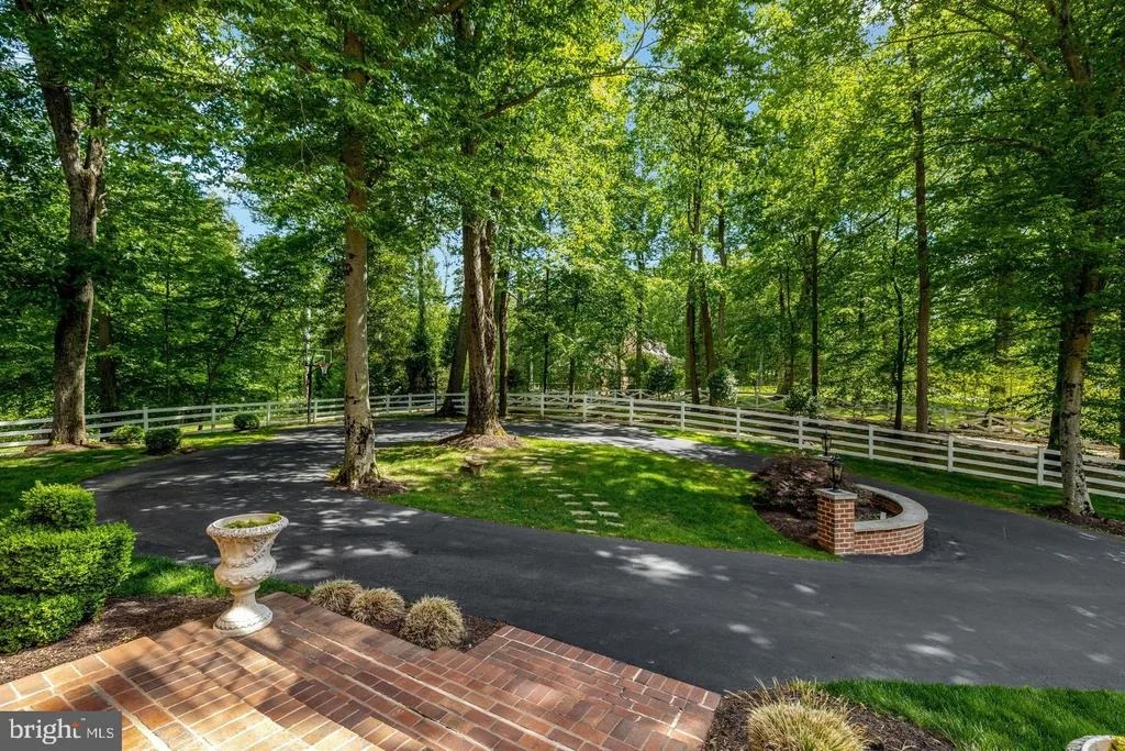 Photo of 105 INTERPROMONTORY ROAD