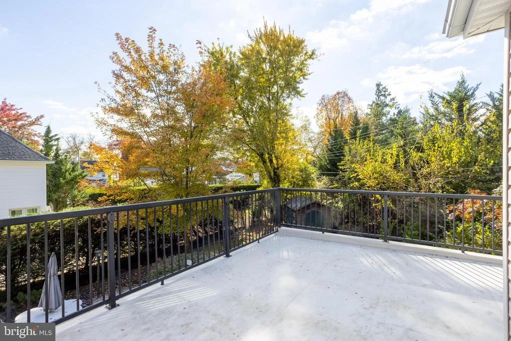 Photo of 3306 LABYRINTH ROAD