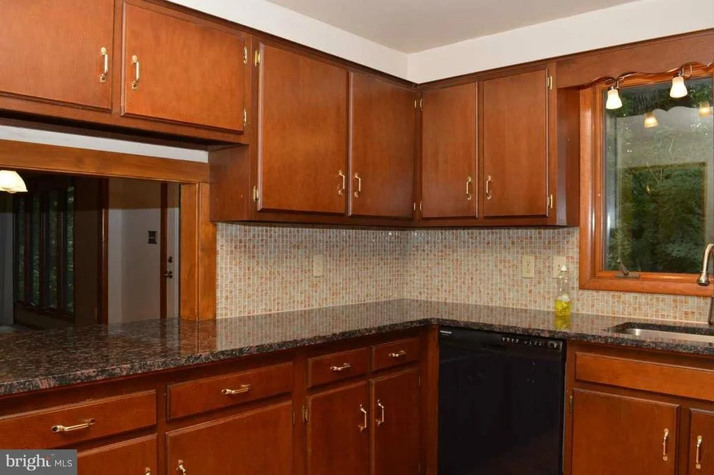 Photo of 6191 VIEWSITE DRIVE