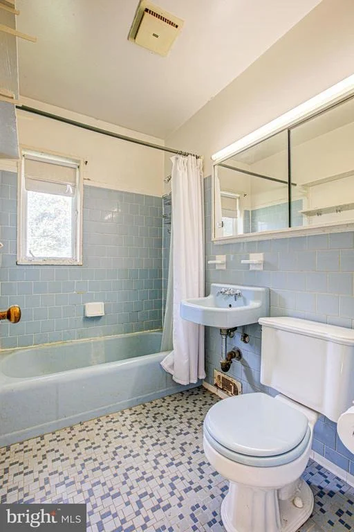 Photo of 7420 AXTON