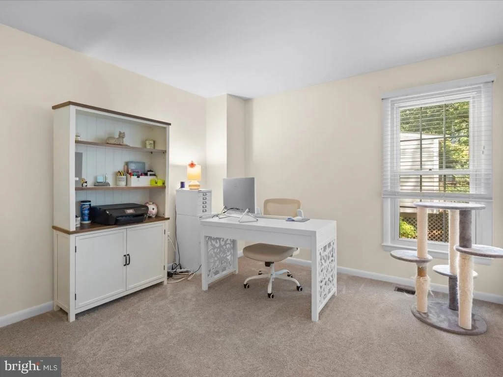 Photo of 15058 HOLLEYSIDE DRIVE