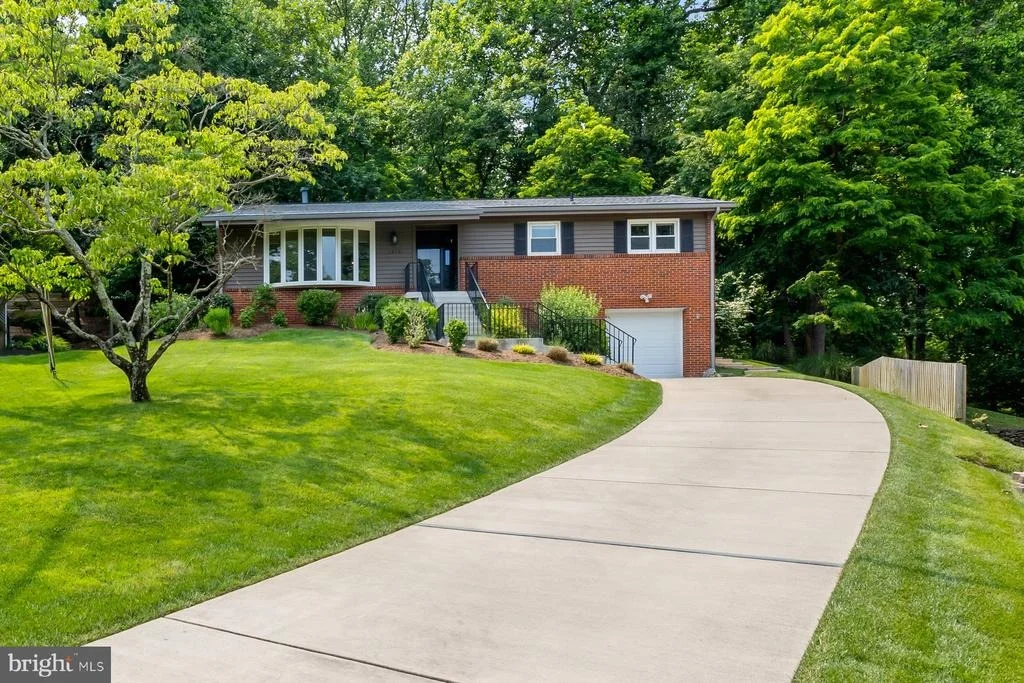 Photo of 1316 SARAH DRIVE