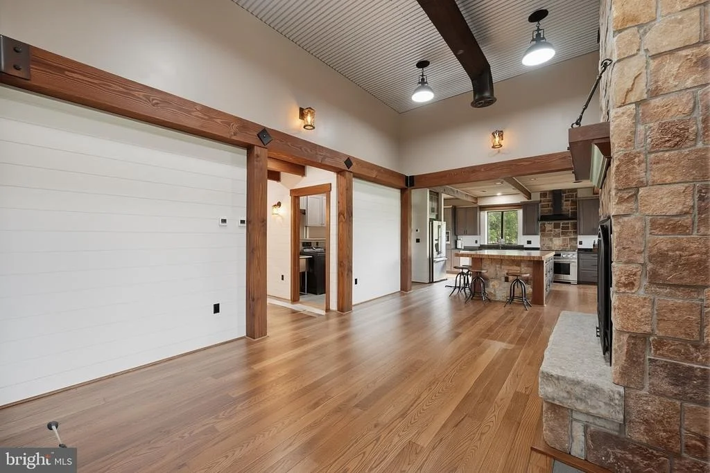 Photo of 415 NAZELROD ROAD