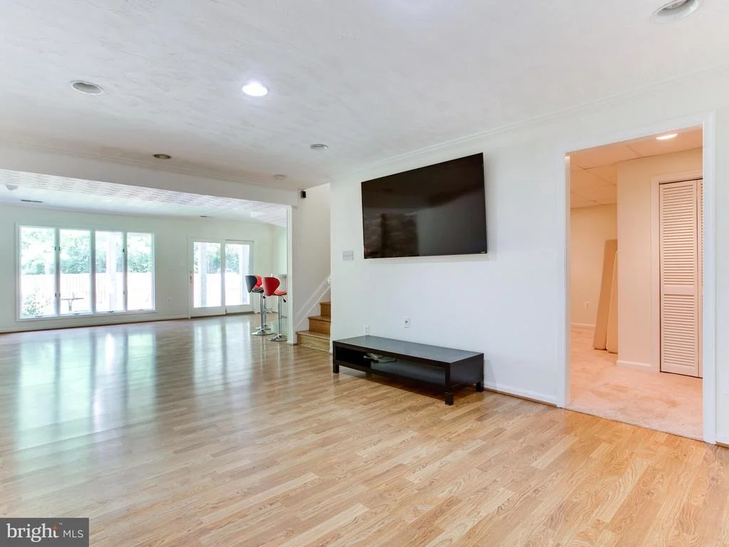 Photo of 9906 GREENVIEW LANE