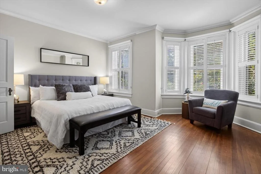 Photo of 304 A STREET SE