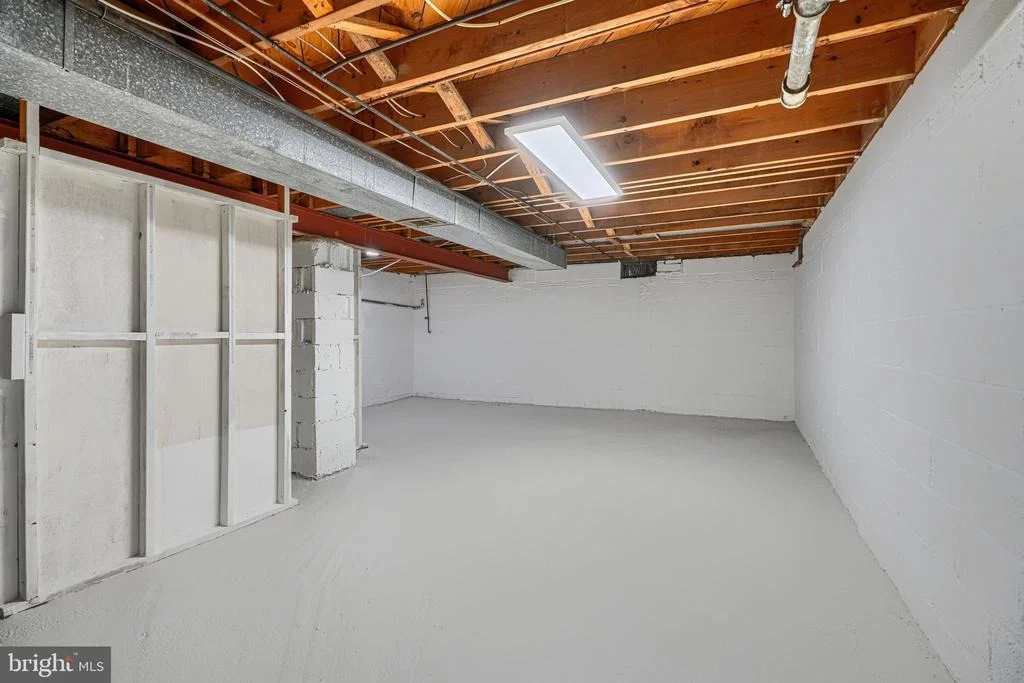Photo of 2421 FOREST GREEN ROAD