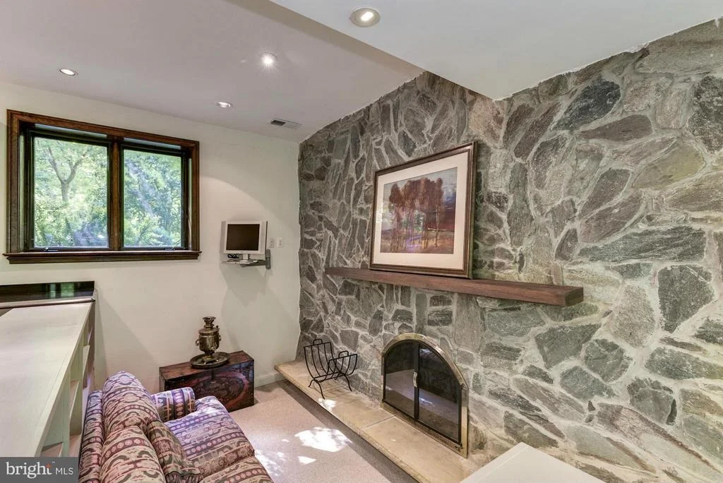 Photo of 8944 JEFFERY ROAD