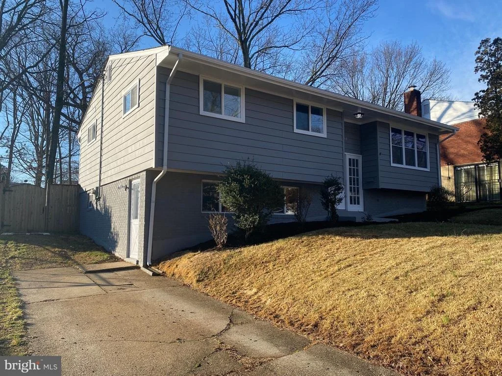 Photo of 9209 ROLLING VIEW DRIVE