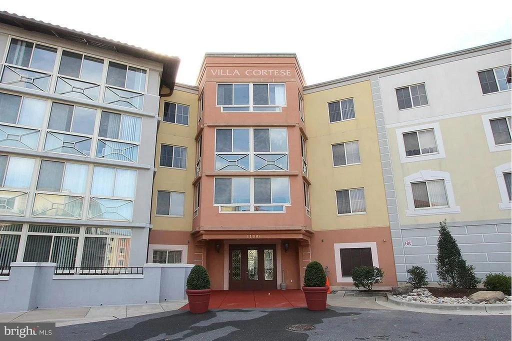 Photo of Unit 304 at 14800 PENNFIELD CIRCLE