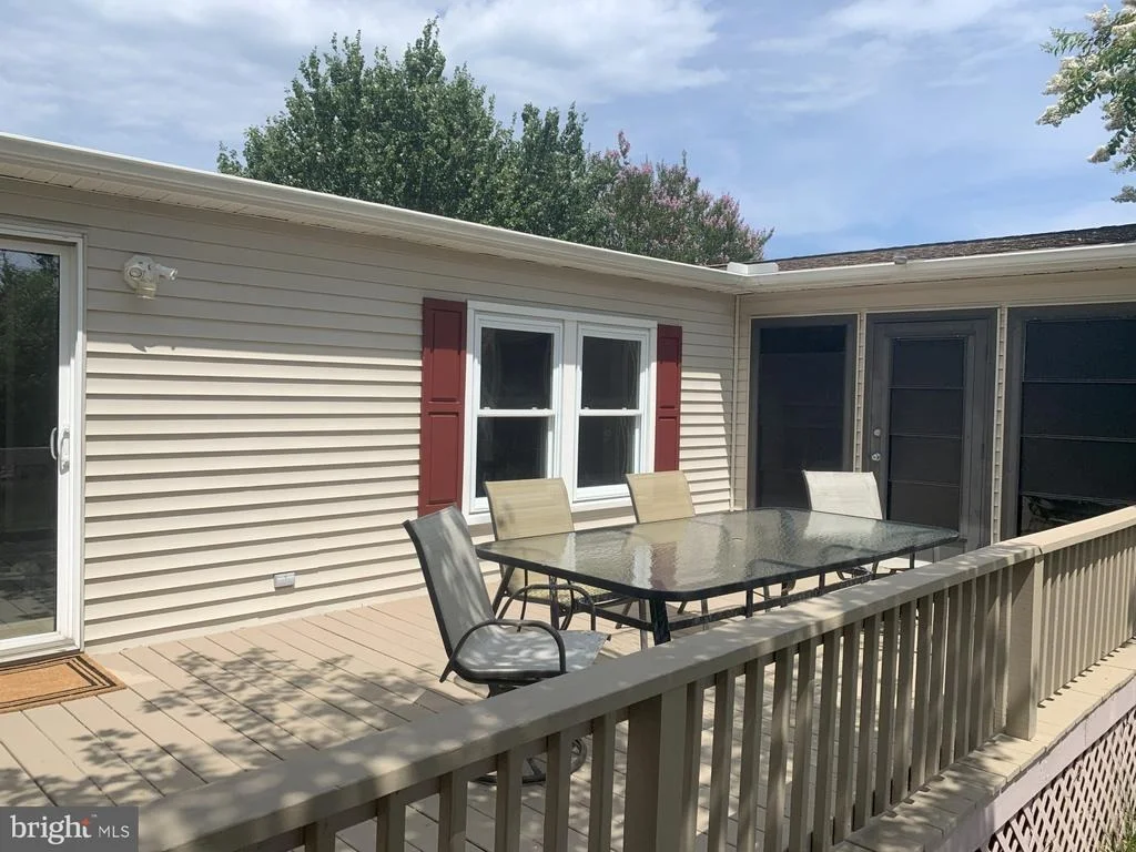 Photo of 18 COASTAL DRIVE