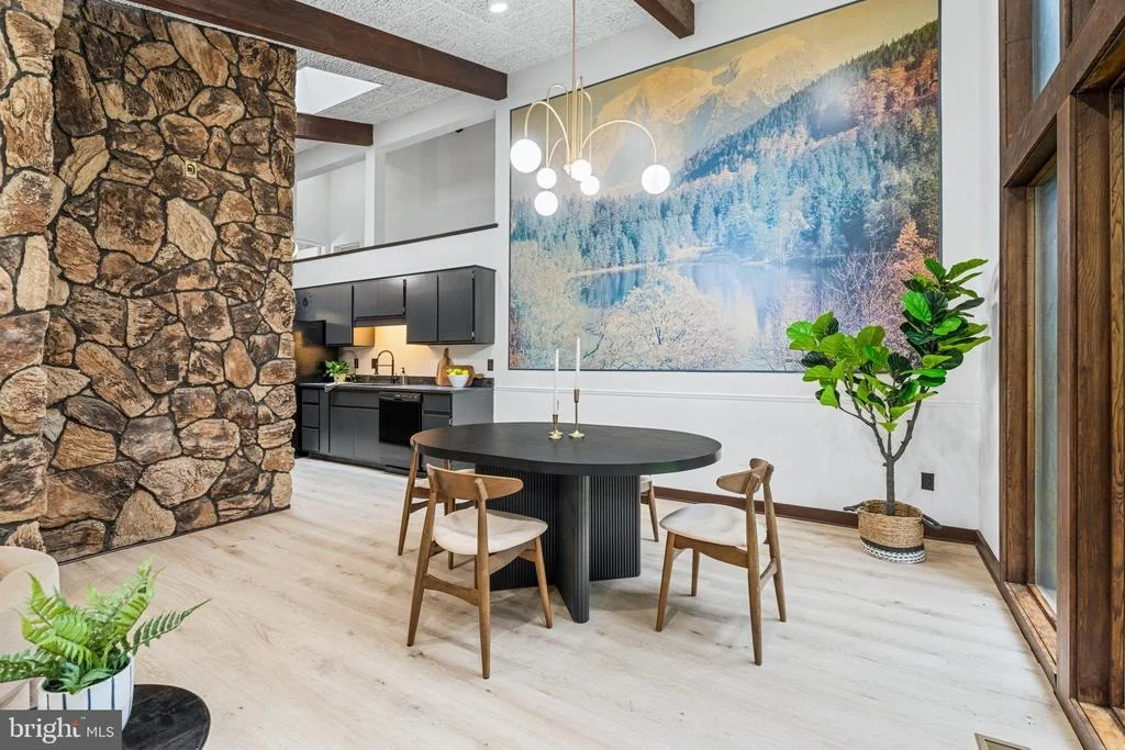 Photo of 6422 QUINN ROAD