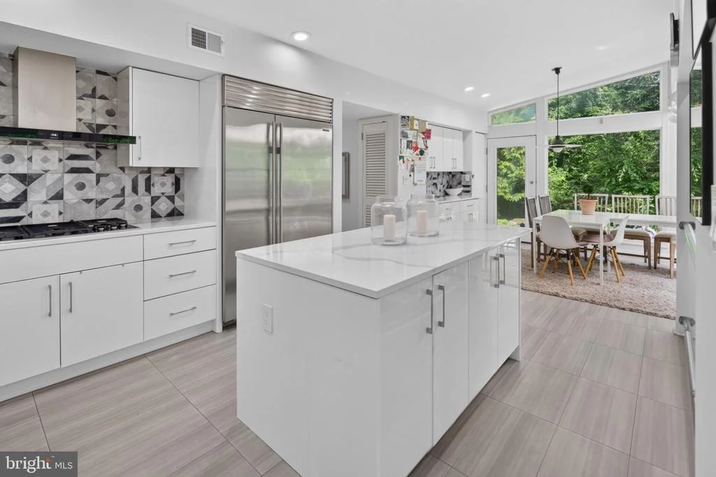 Photo of 24 WHITE OAK DRIVE