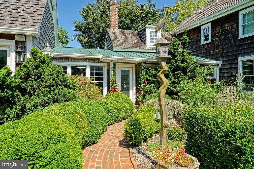 Photo of 558 PILOTTOWN ROAD