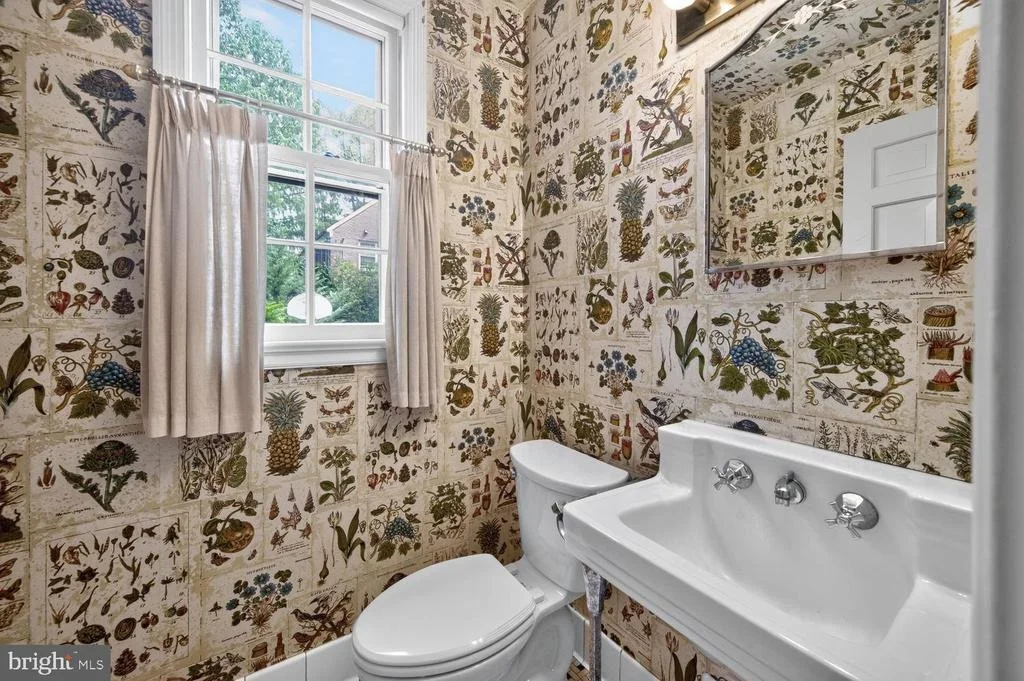 Photo of 4747 UPTON STREET NW