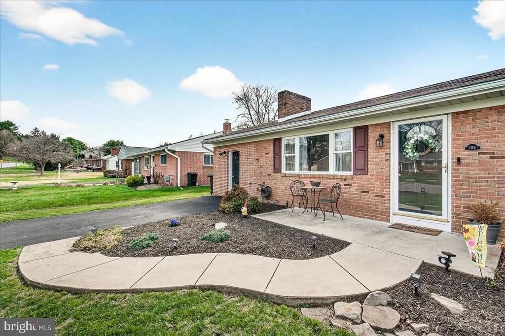 Photo of 106 HARVARD ROAD