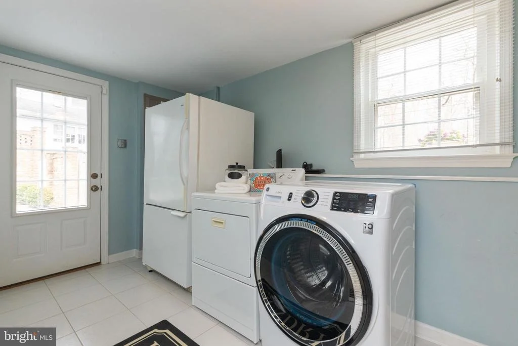 Photo of 3917 KING ARTHUR ROAD