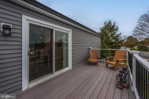 Photo of 401 MAPLEHURST COURT