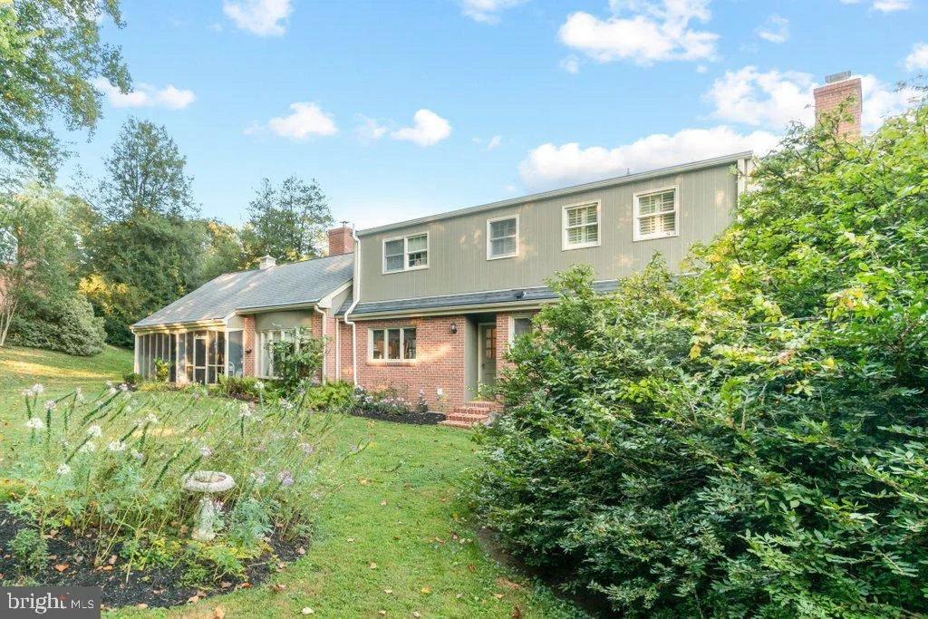 Photo of 4208 RAVENHURST CIRCLE