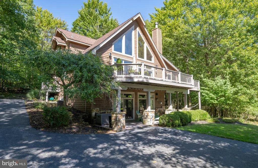 Photo of 431 MOUNTAINTOP ROAD