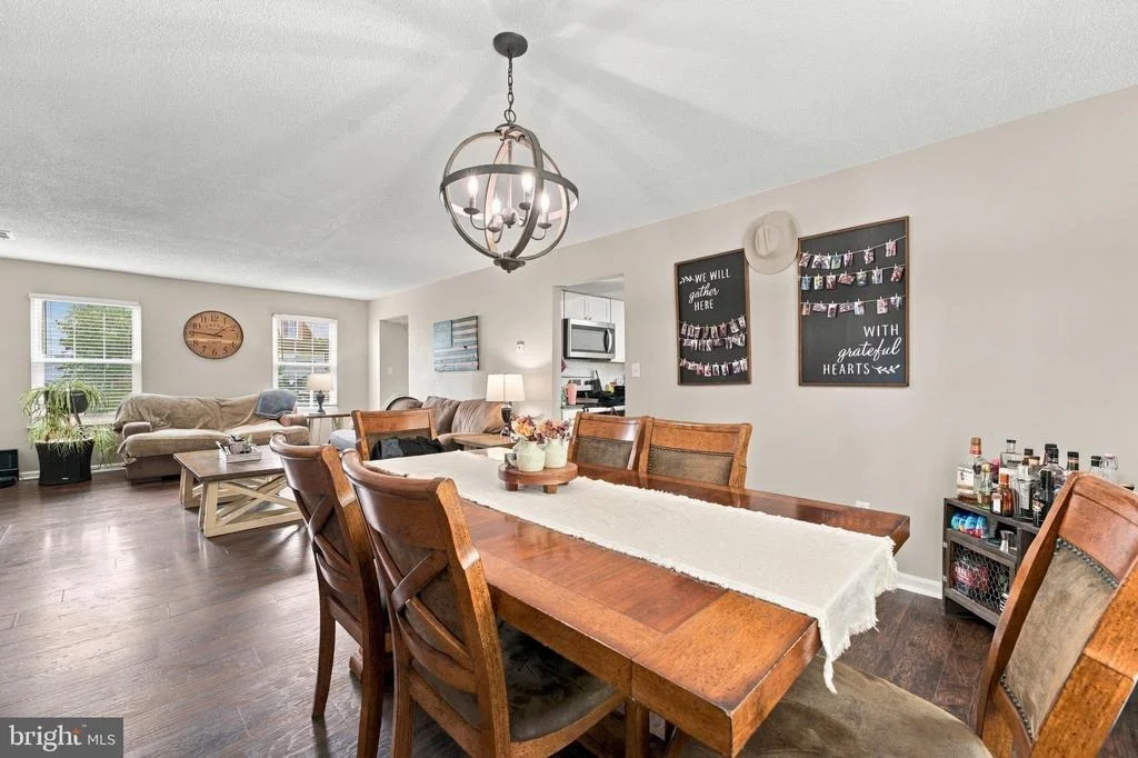 Photo of 1421 N THOMAS WAY