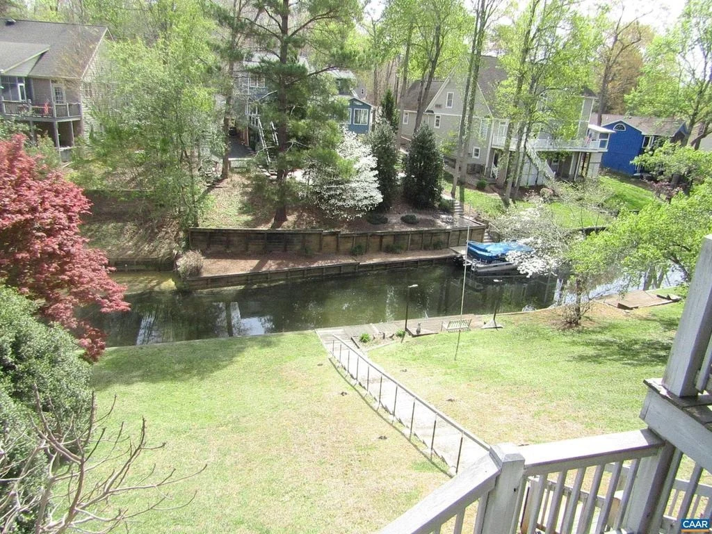 Photo of 798 JEFFERSON DR