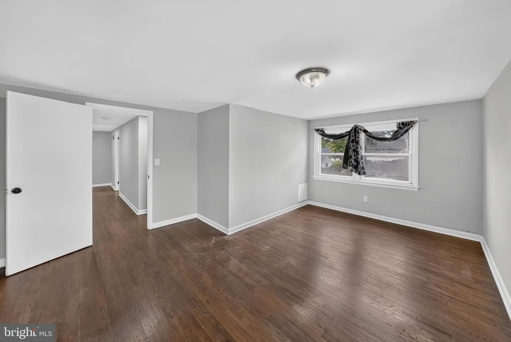 Photo of 520 RANDALL AVENUE