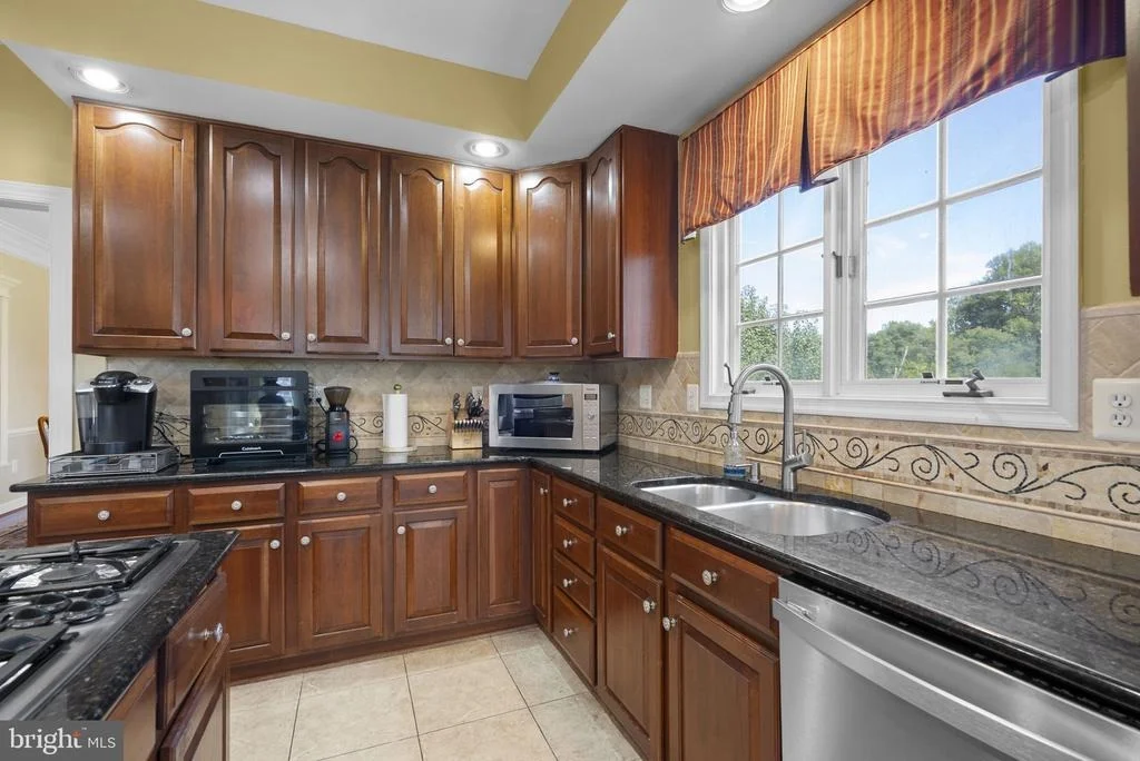 Photo of 805 LINDSEY MANOR LANE