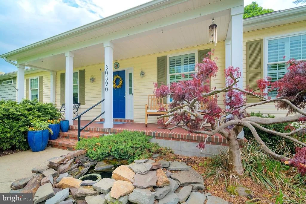 Photo of 30390 E MILL RUN