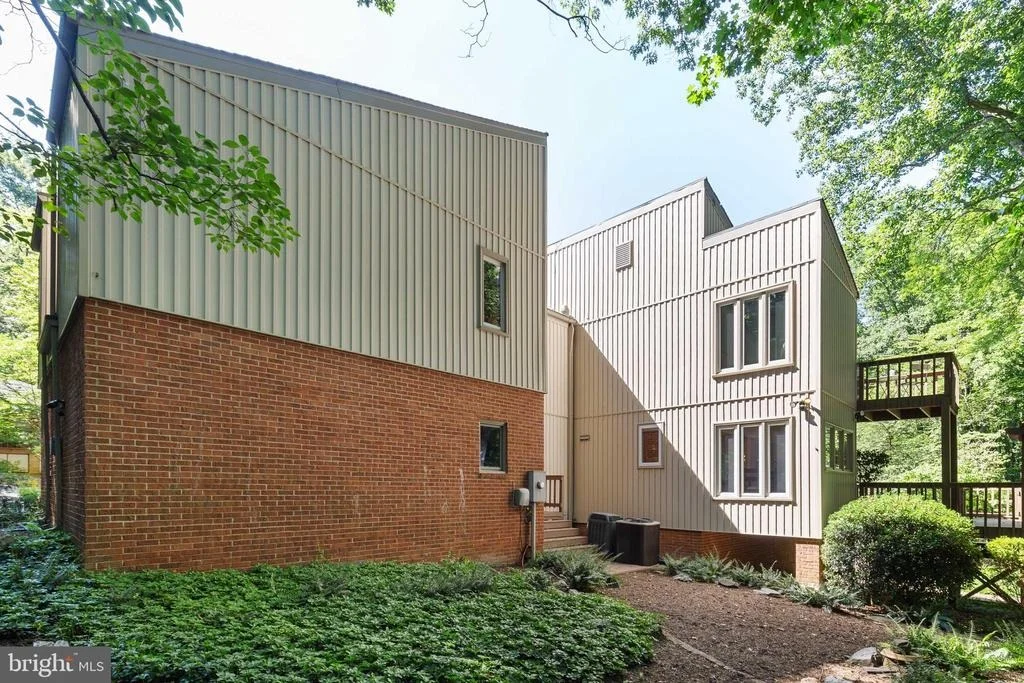Photo of 11424 VALE SPRING DRIVE