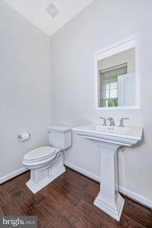 Photo of 8420 CLIFFVIEW LANE