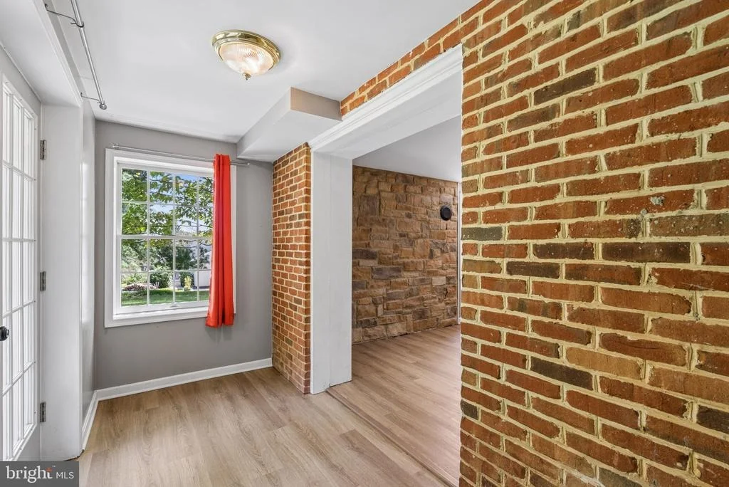 Photo of 1010 OLD BARN ROAD