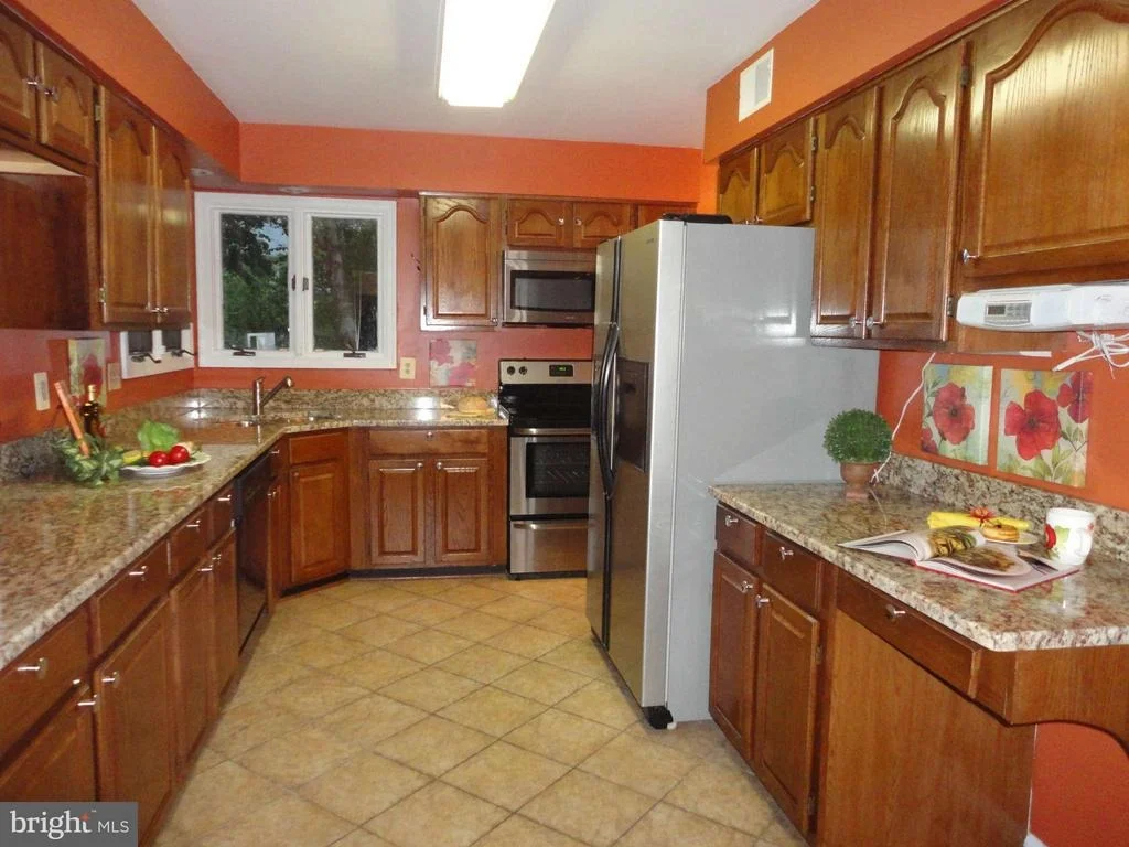 Photo of 21 LEATHERLEAF COURT