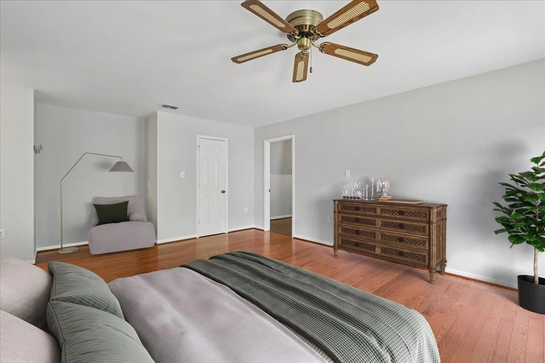 Photo of 8253 HONEYSUCKLE ROAD
