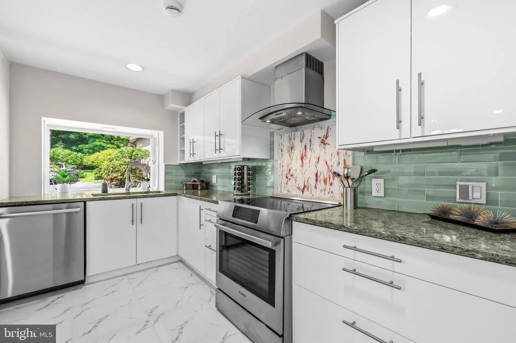 Photo of 9416 HOLBROOK LANE